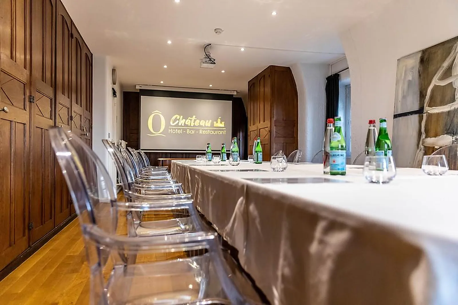 Lieux événementiels, Ô CHÂTEAU