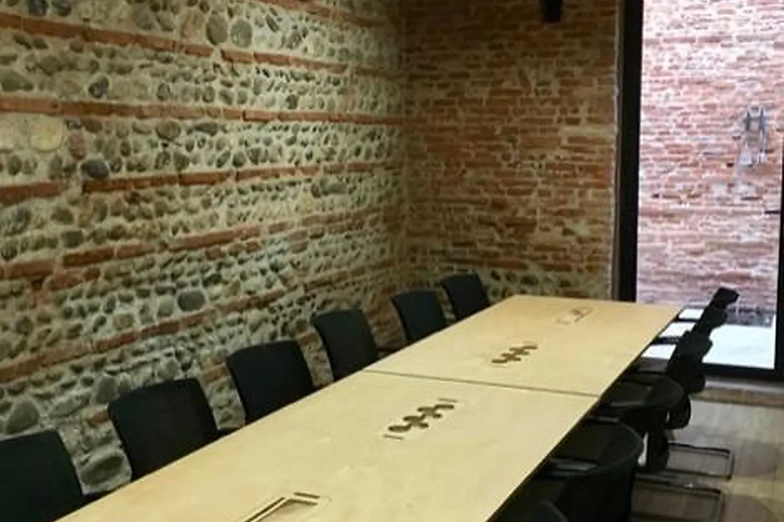 Lieux événementiels, Ô LOCAL