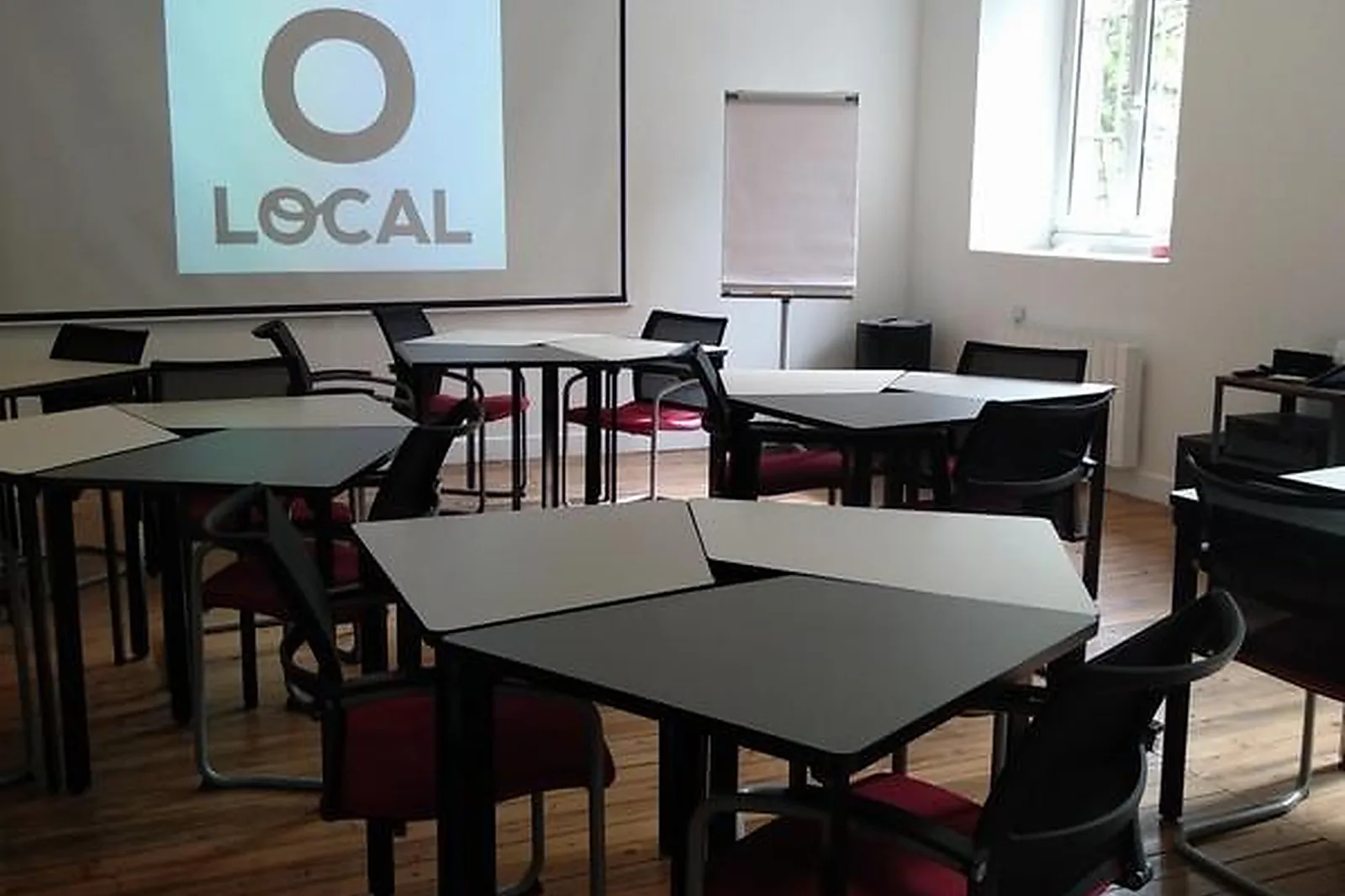 Lieux événementiels, Ô LOCAL