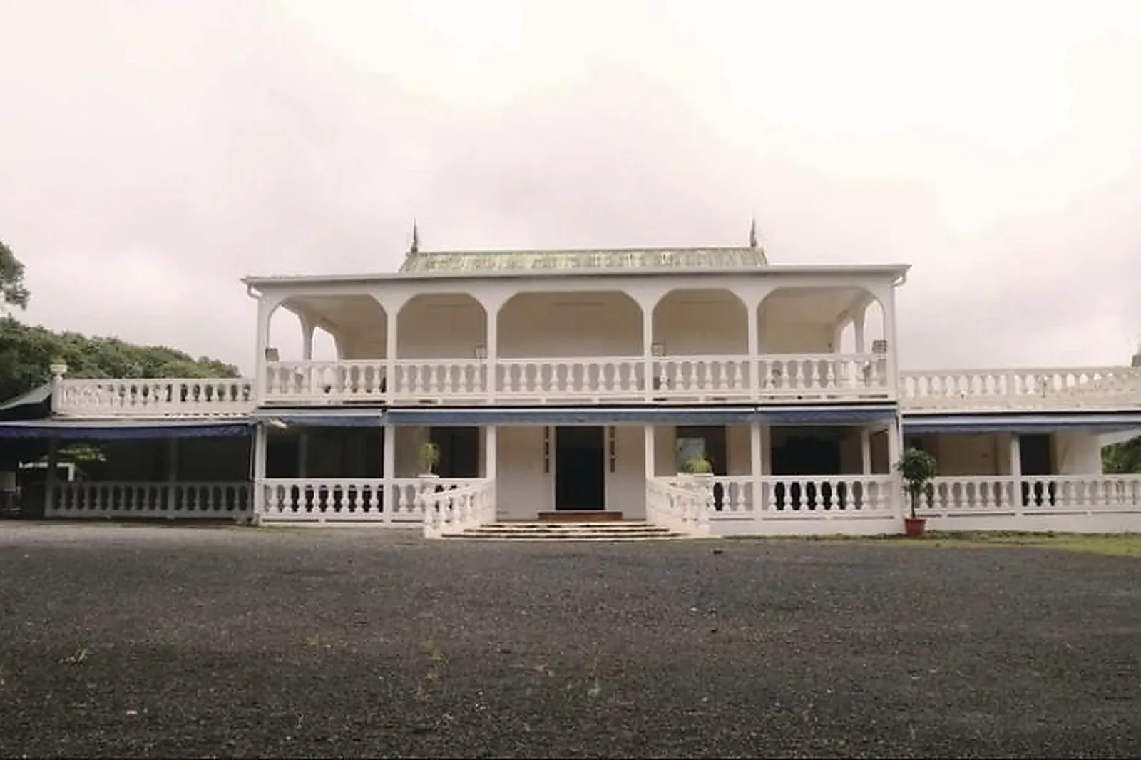 Lieux événementiels, Ô TAN KINI