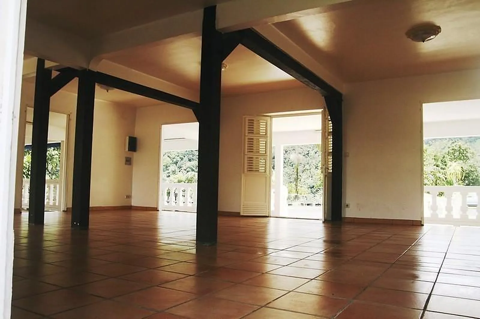 Lieux événementiels, Ô TAN KINI