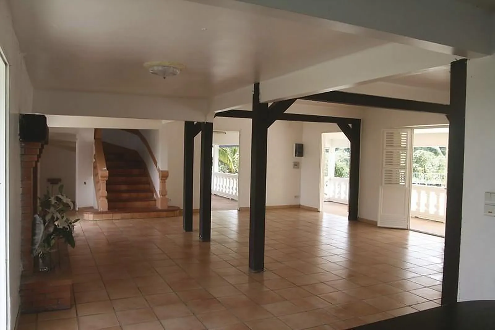 Lieux événementiels, Ô TAN KINI