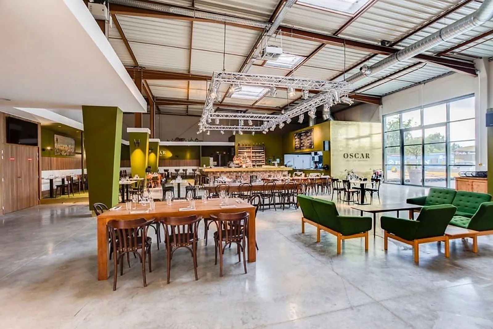 Lieux événementiels, OSCAR LES PUCES