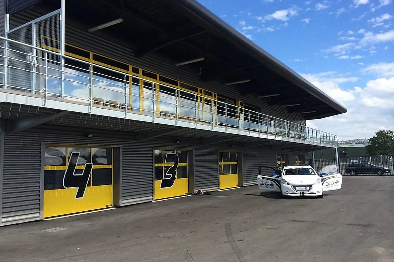 Lieux événementiels, PADDOCK 42