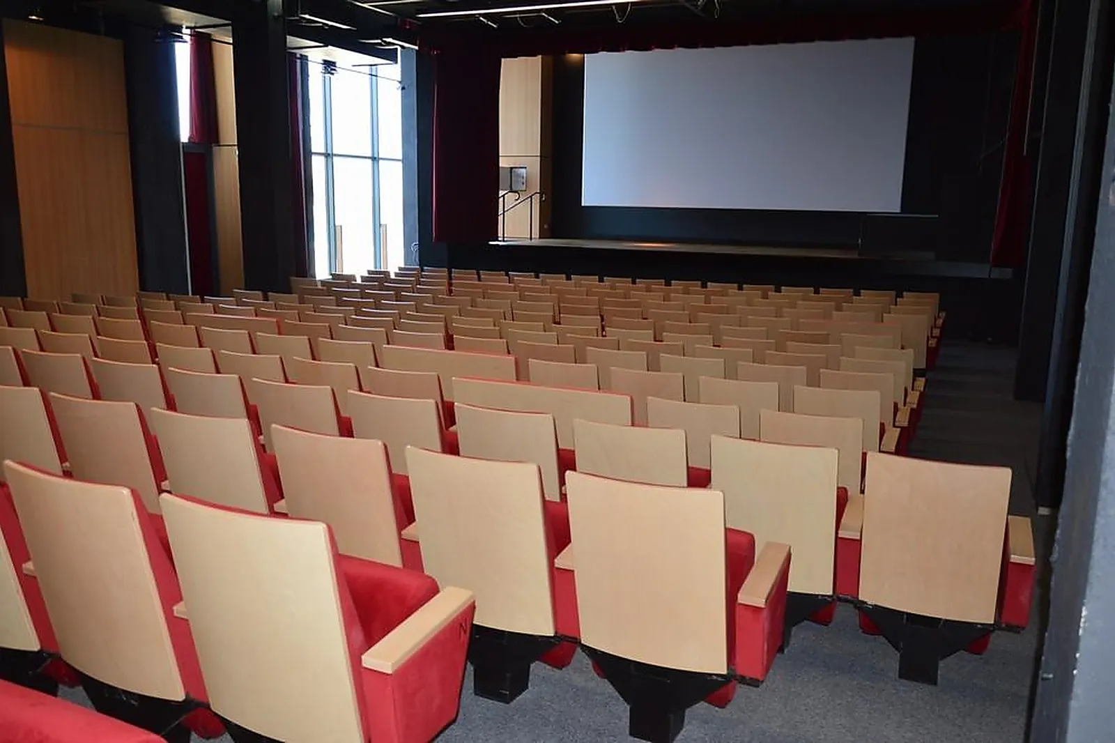 Lieux événementiels, PALAIS DES ARTS ET DES FESTIVALS DINARD