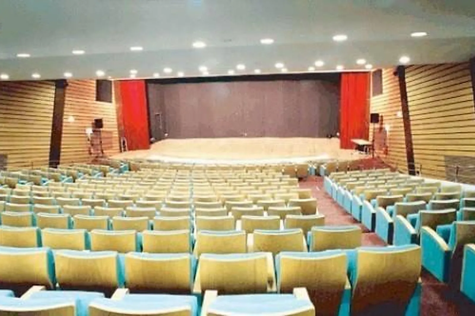 Lieux événementiels, PALAIS DES CONGRES D'AJACCIO