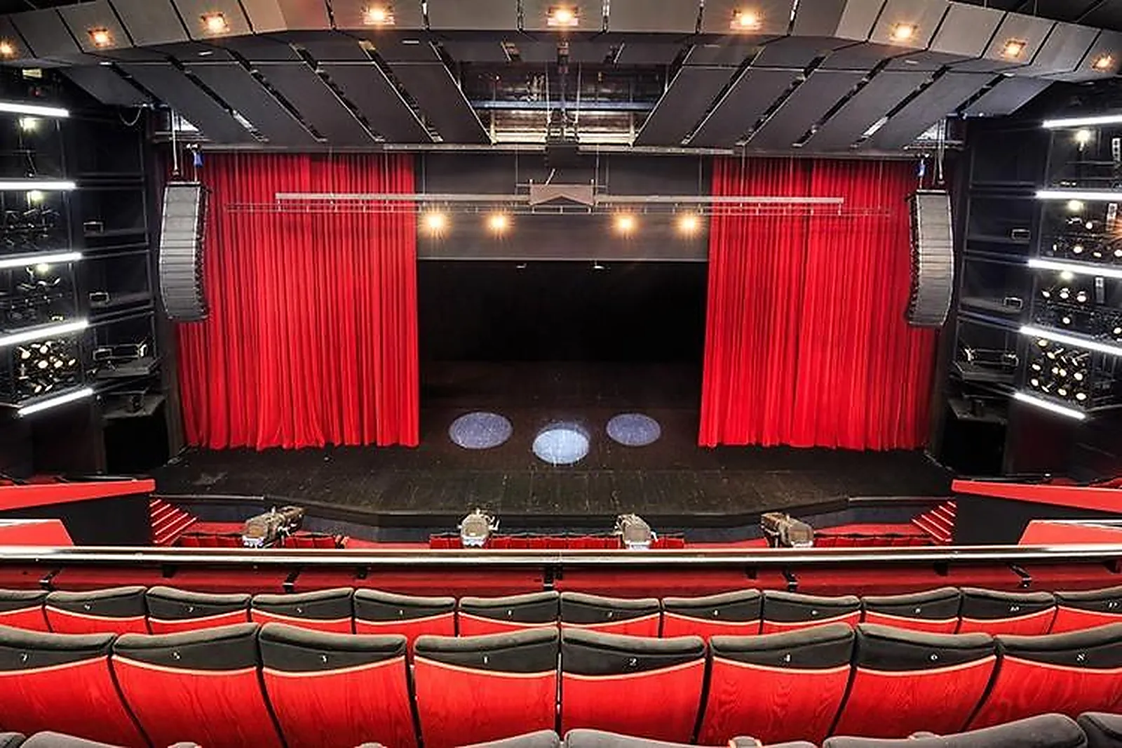 Lieux événementiels, PALAIS DES FESTIVALS ET DES CONGRÈS CANNES