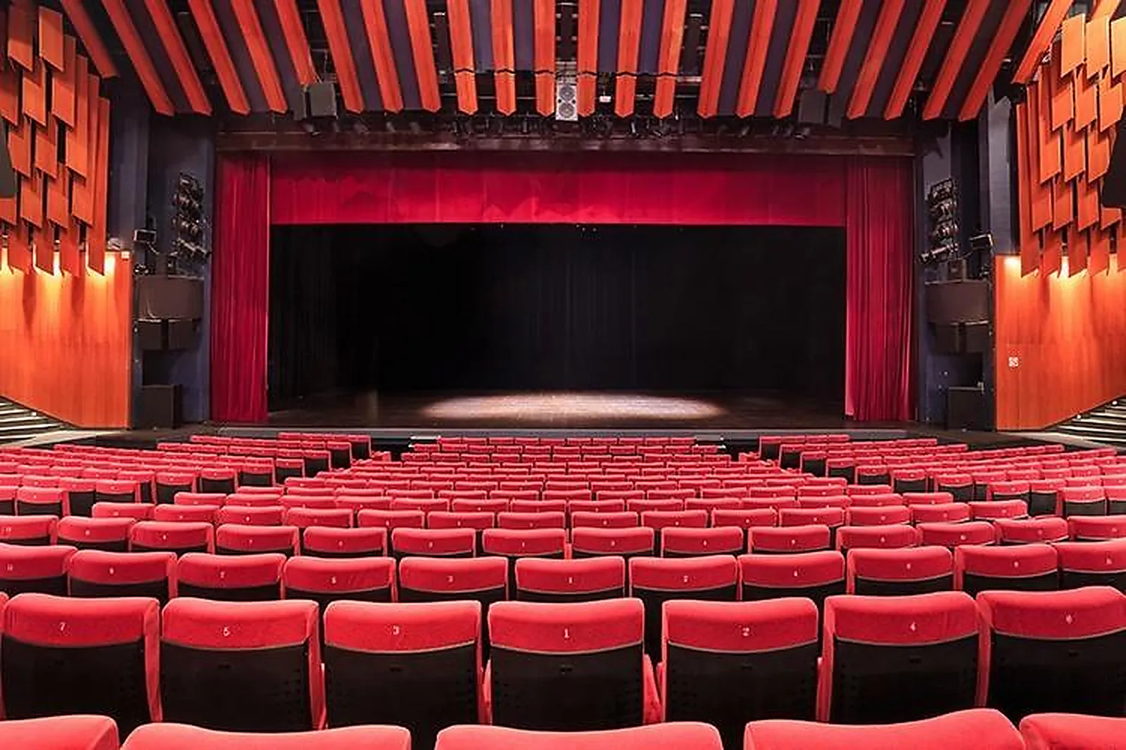 Lieux événementiels, PALAIS DES FESTIVALS ET DES CONGRÈS CANNES