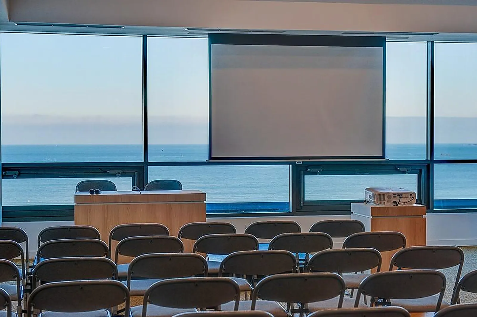 Lieux événementiels, PALAIS DU GRAND LARGE