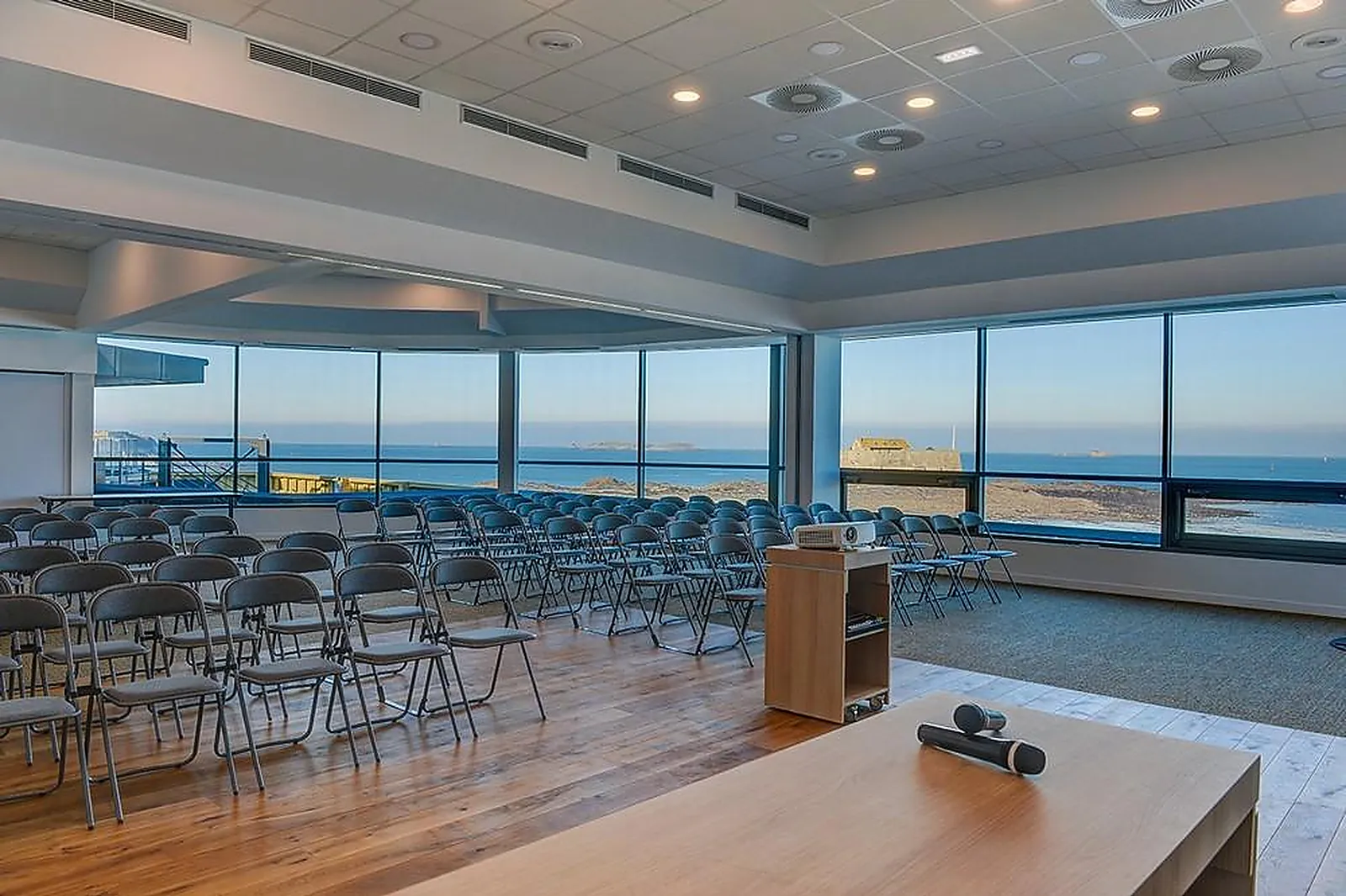 Lieux événementiels, PALAIS DU GRAND LARGE