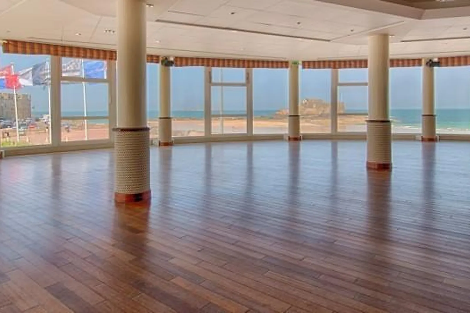 Lieux événementiels, PALAIS DU GRAND LARGE