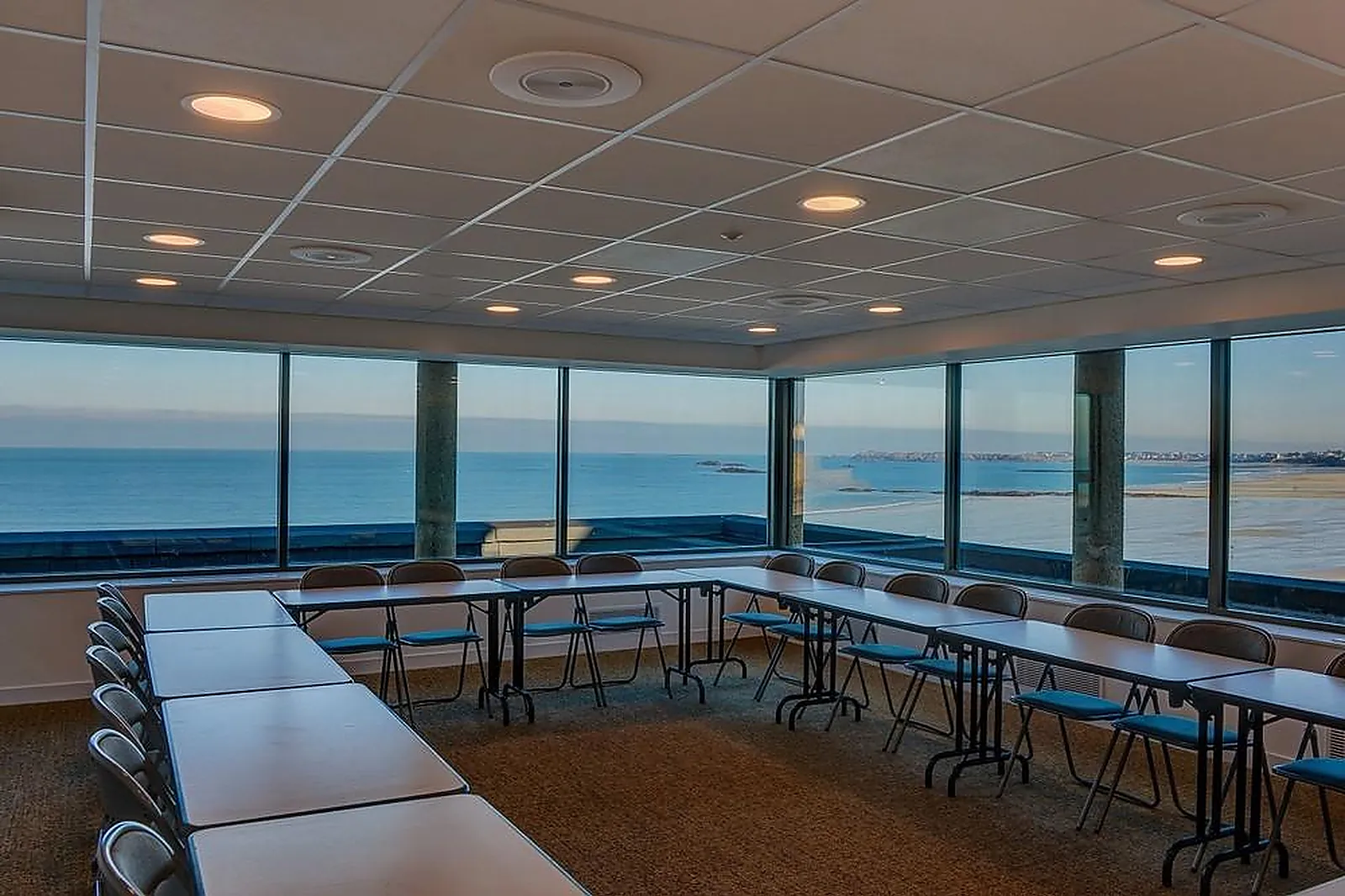 Lieux événementiels, PALAIS DU GRAND LARGE