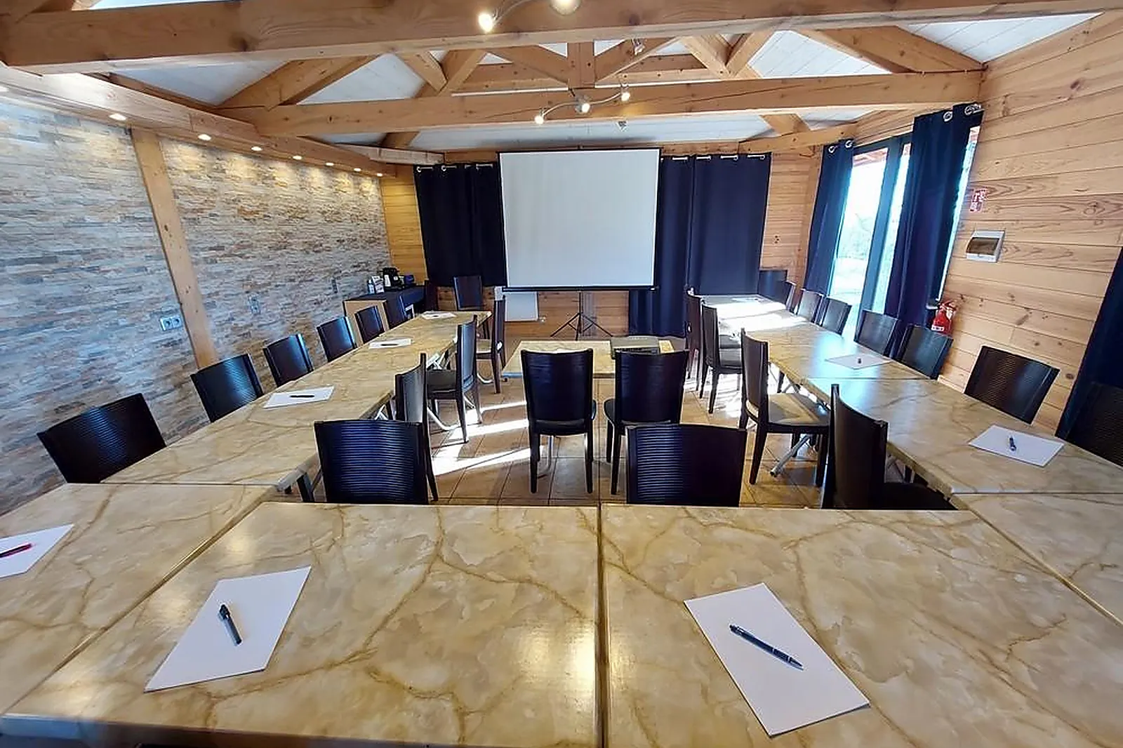 Lieux événementiels, PARC DE LOISIRS DES BOUSCAILLOUS