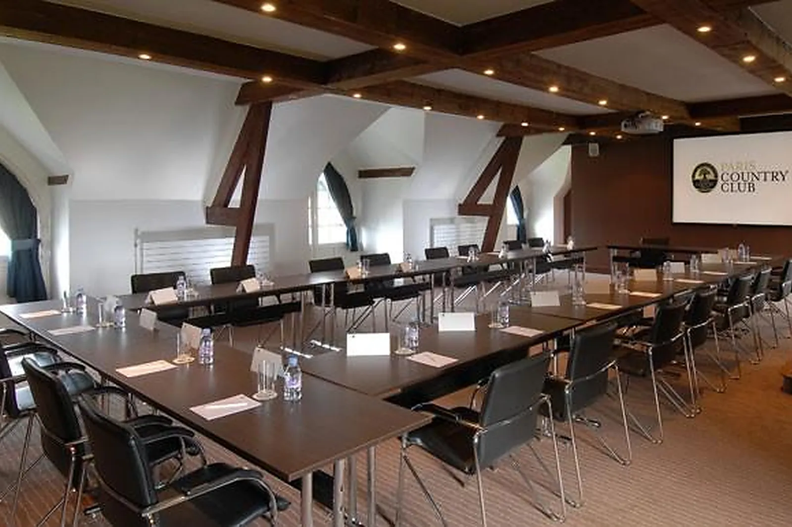 Lieux événementiels, PARIS COUNTRY CLUB - LE MANOIR