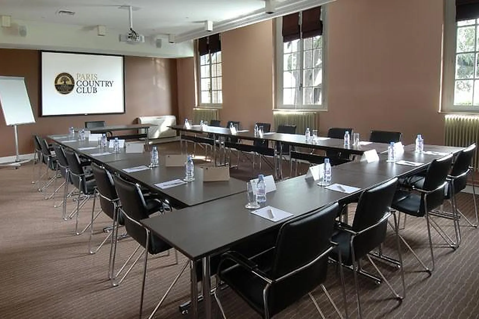 Lieux événementiels, PARIS COUNTRY CLUB - LE MANOIR