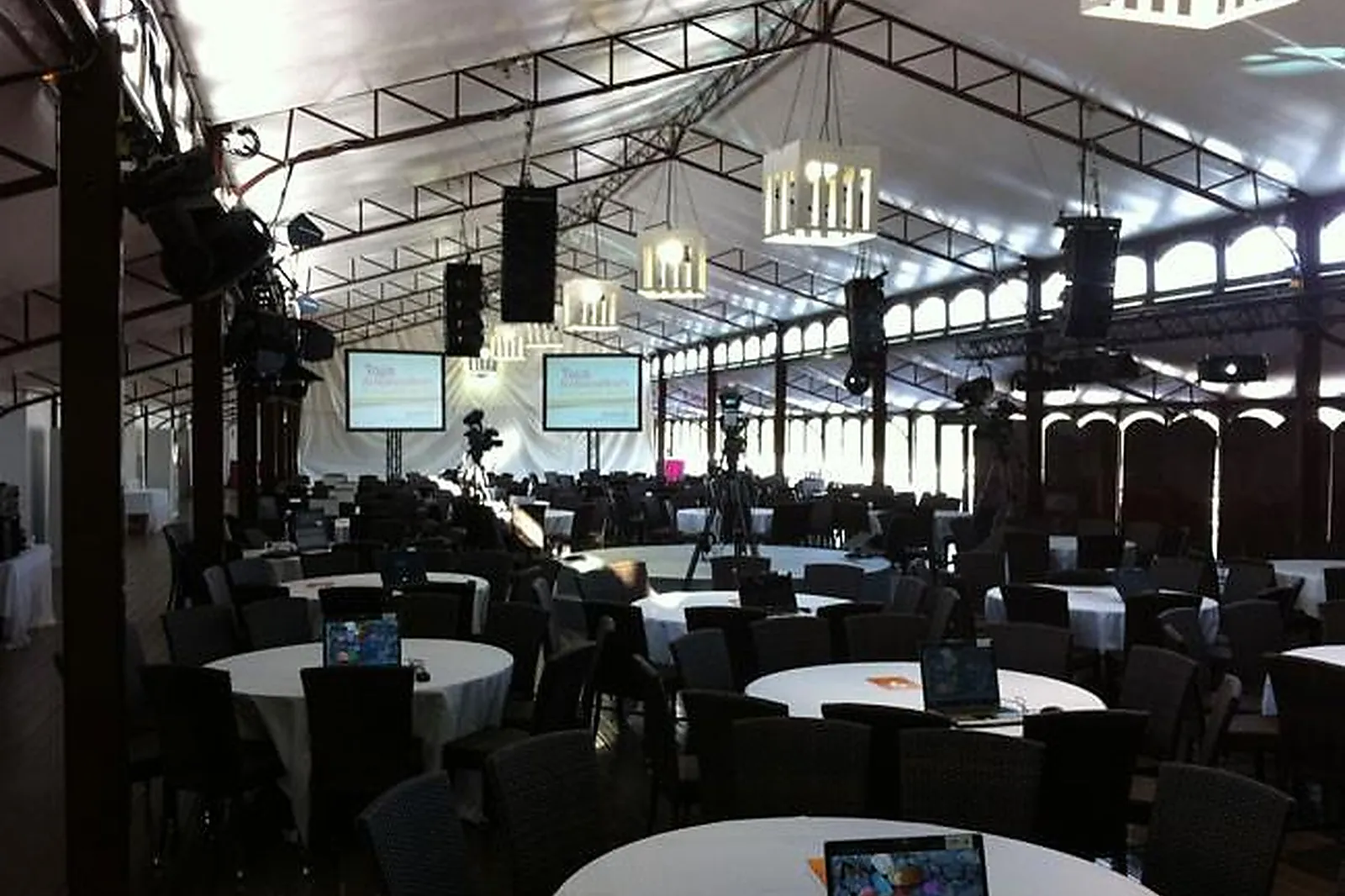 Lieux événementiels, PARIS COUNTRY CLUB - LE PAVILLON DE JARDY