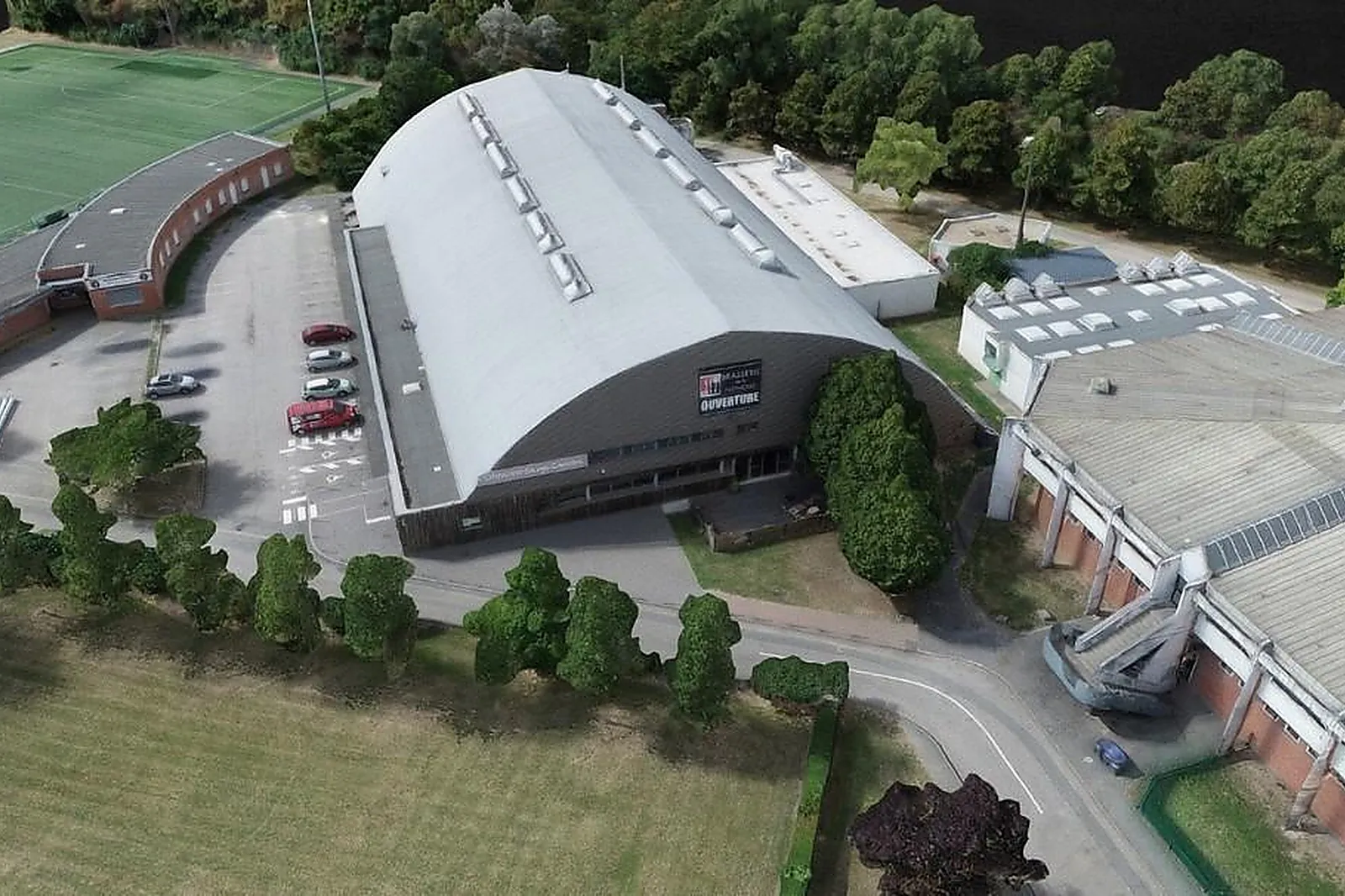 Lieux événementiels, PATINOIRE SERGE CHARLES