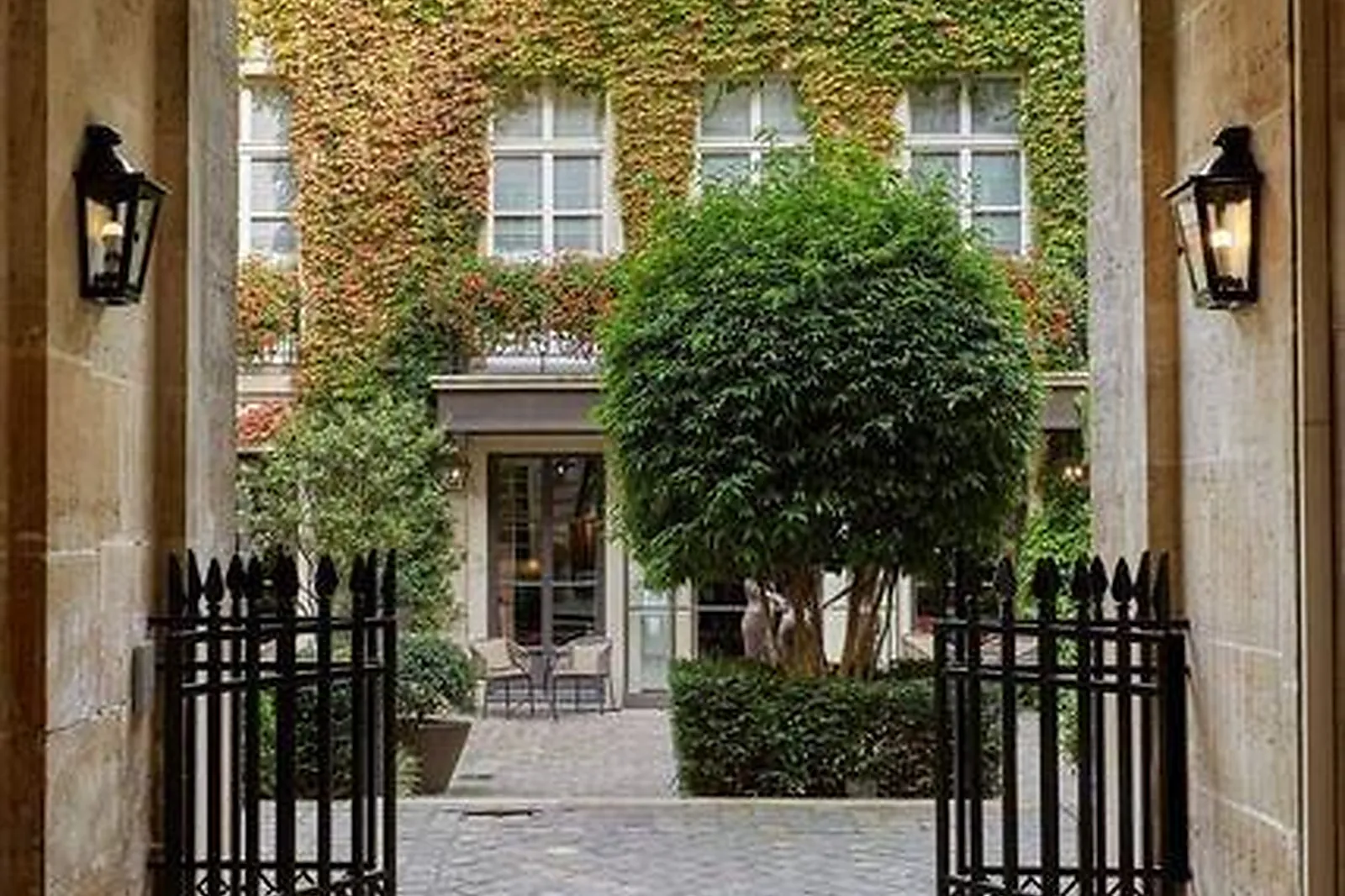 Lieux événementiels, PAVILLON DE LA REINE