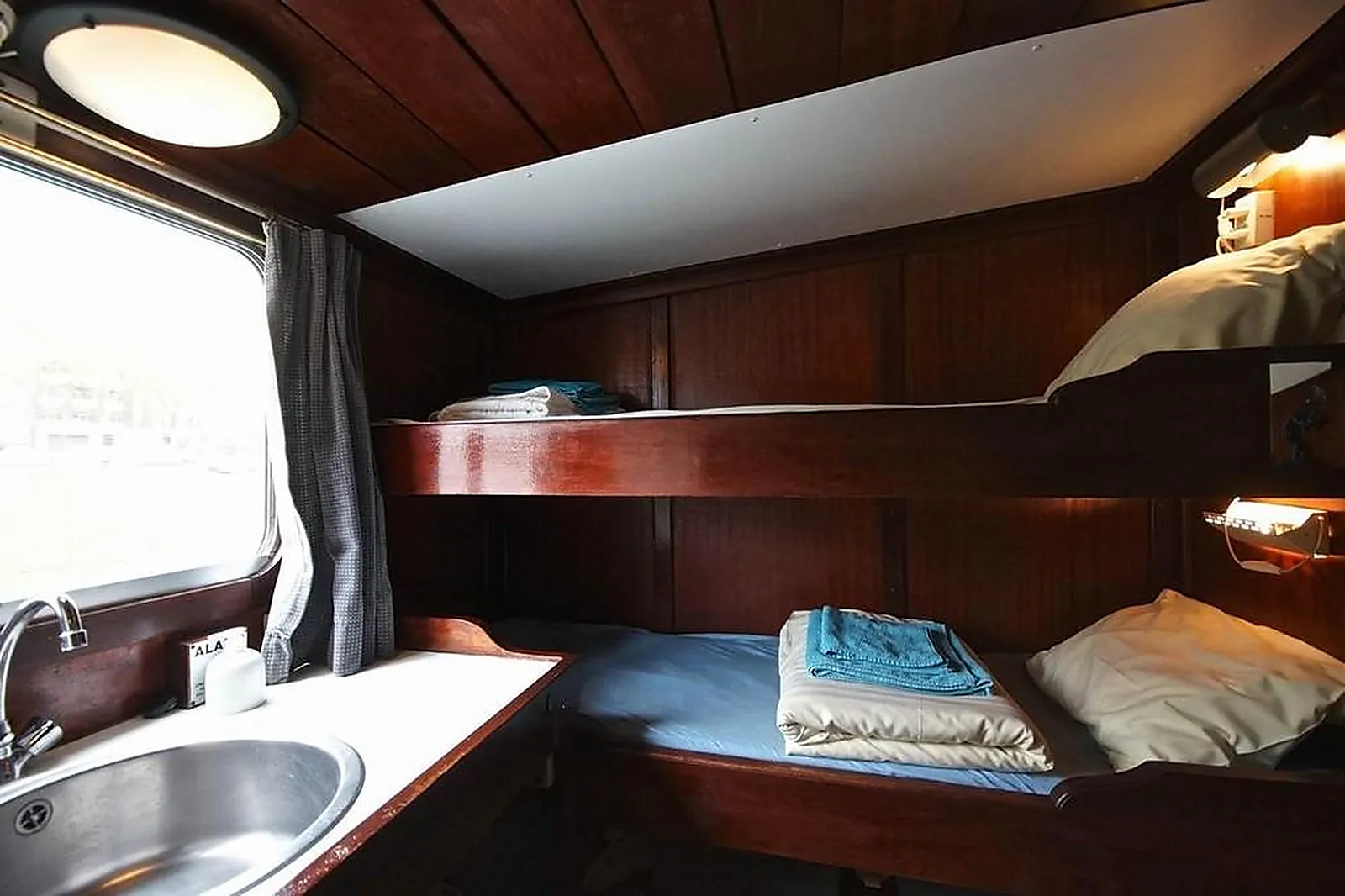 Lieux événementiels, PÉNICHE ANNA MARIA 4