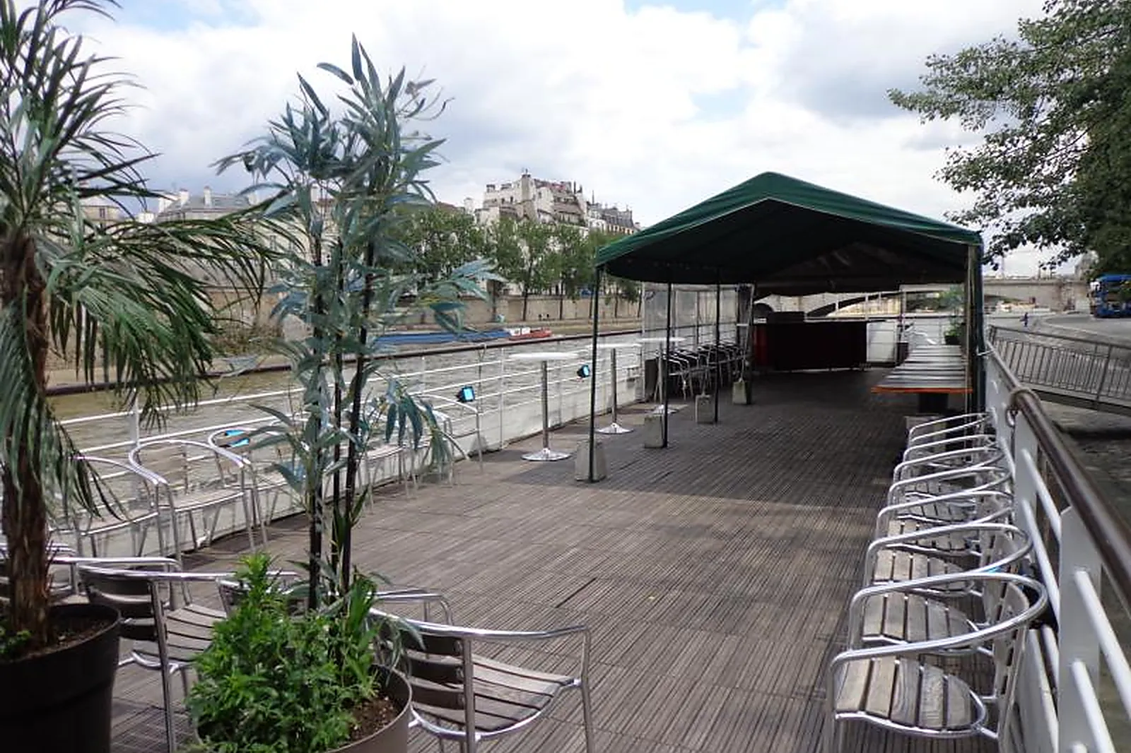 Lieux événementiels, PÉNICHE HENJO