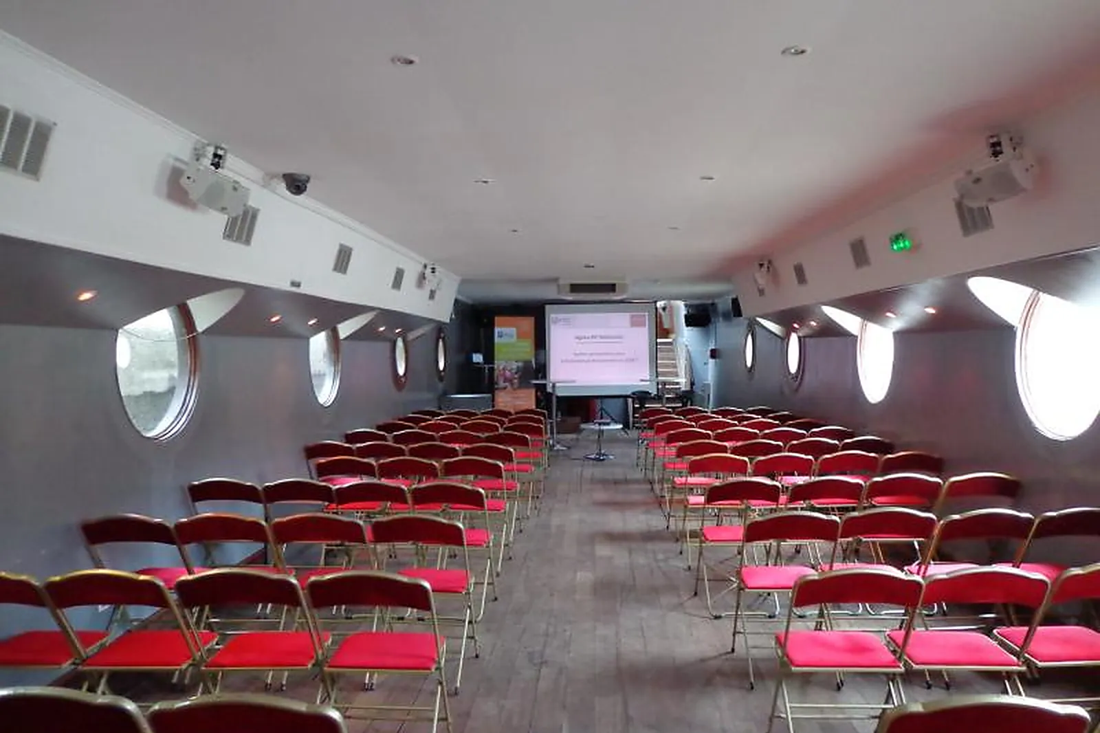 Lieux événementiels, PÉNICHE HENJO