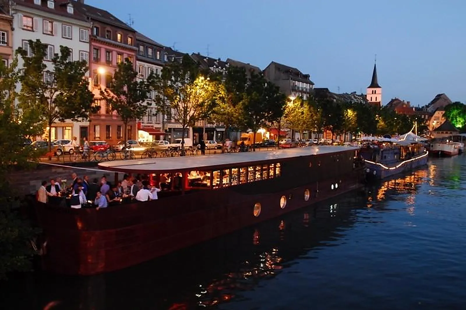 Lieux événementiels, PÉNICHE ILL VINO