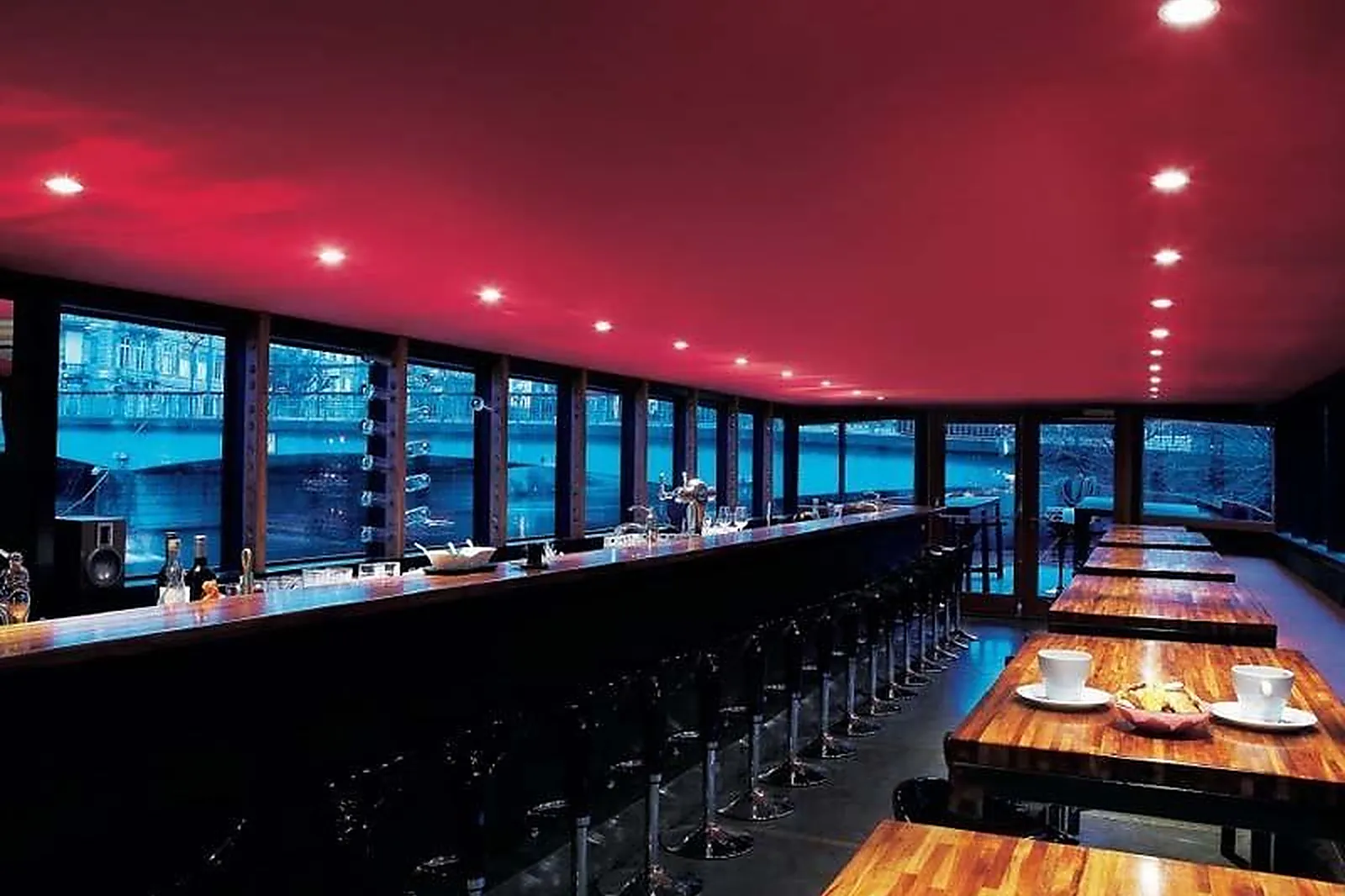 Lieux événementiels, PÉNICHE ILL VINO