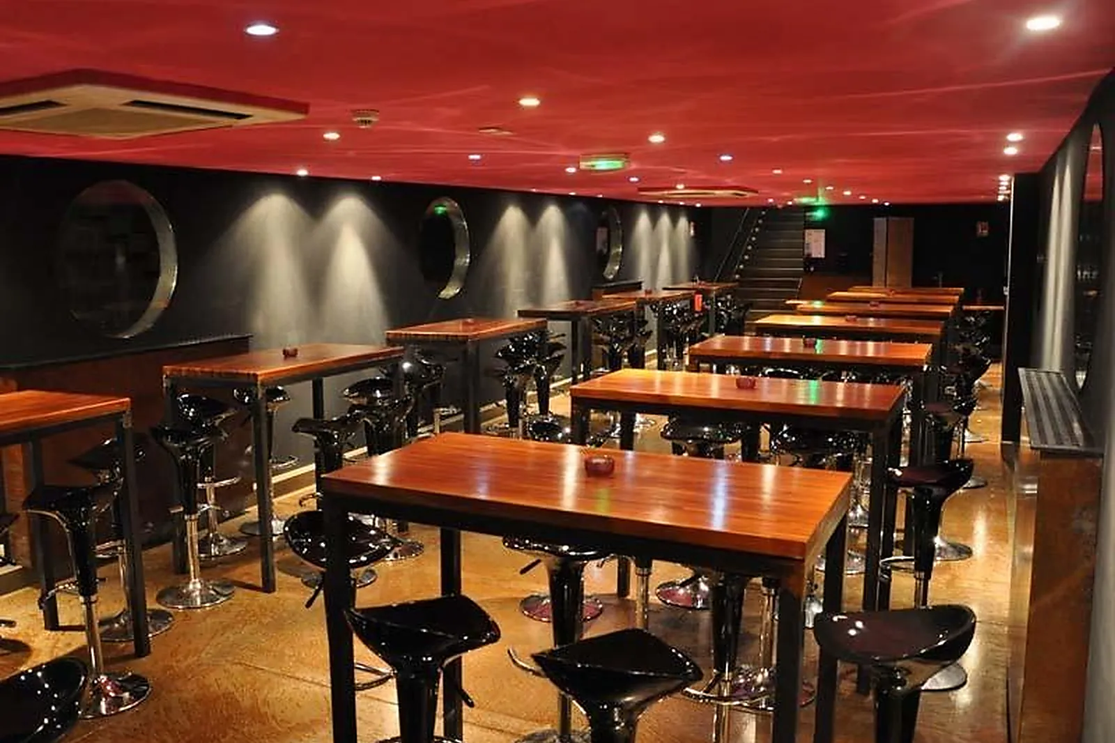 Lieux événementiels, PÉNICHE ILL VINO