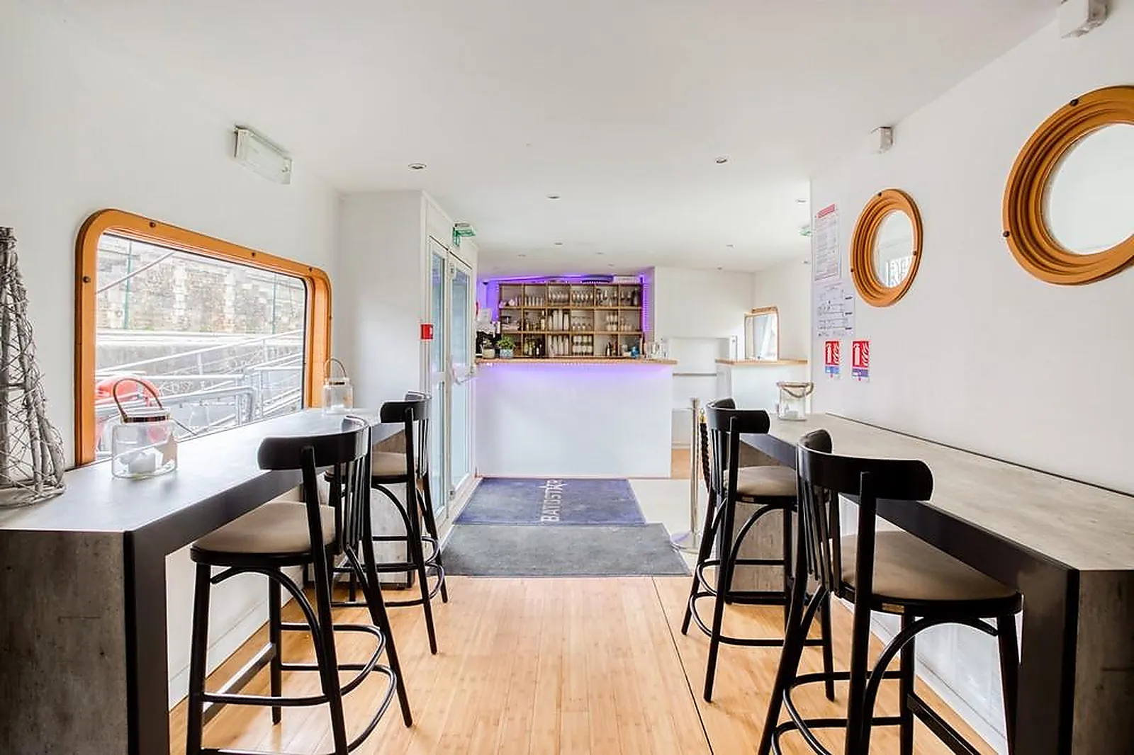 Lieux événementiels, PÉNICHE MR PÉLICAN