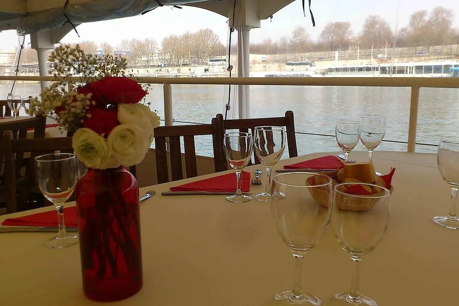 Lieux événementiels, PENICHE THE CHARLESTON