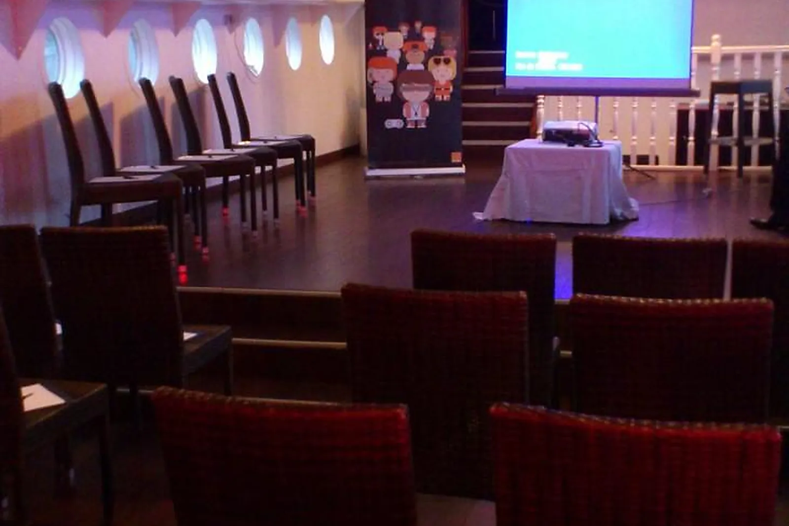 Lieux événementiels, PENICHE THE CHARLESTON