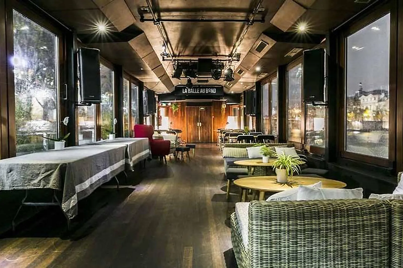 Lieux événementiels, PENICHE LA BALLE AU BOND