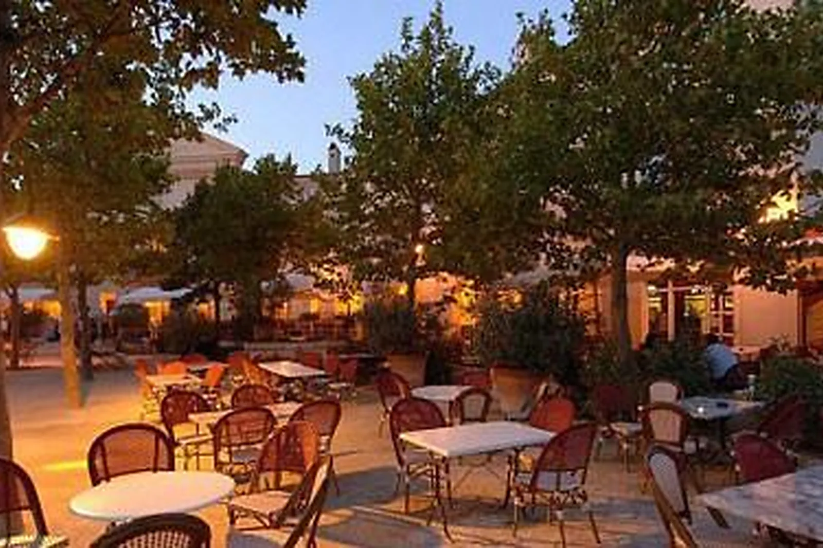 Lieux événementiels, PIERRE ET VACANCES PONT ROYAL EN PROVENCE