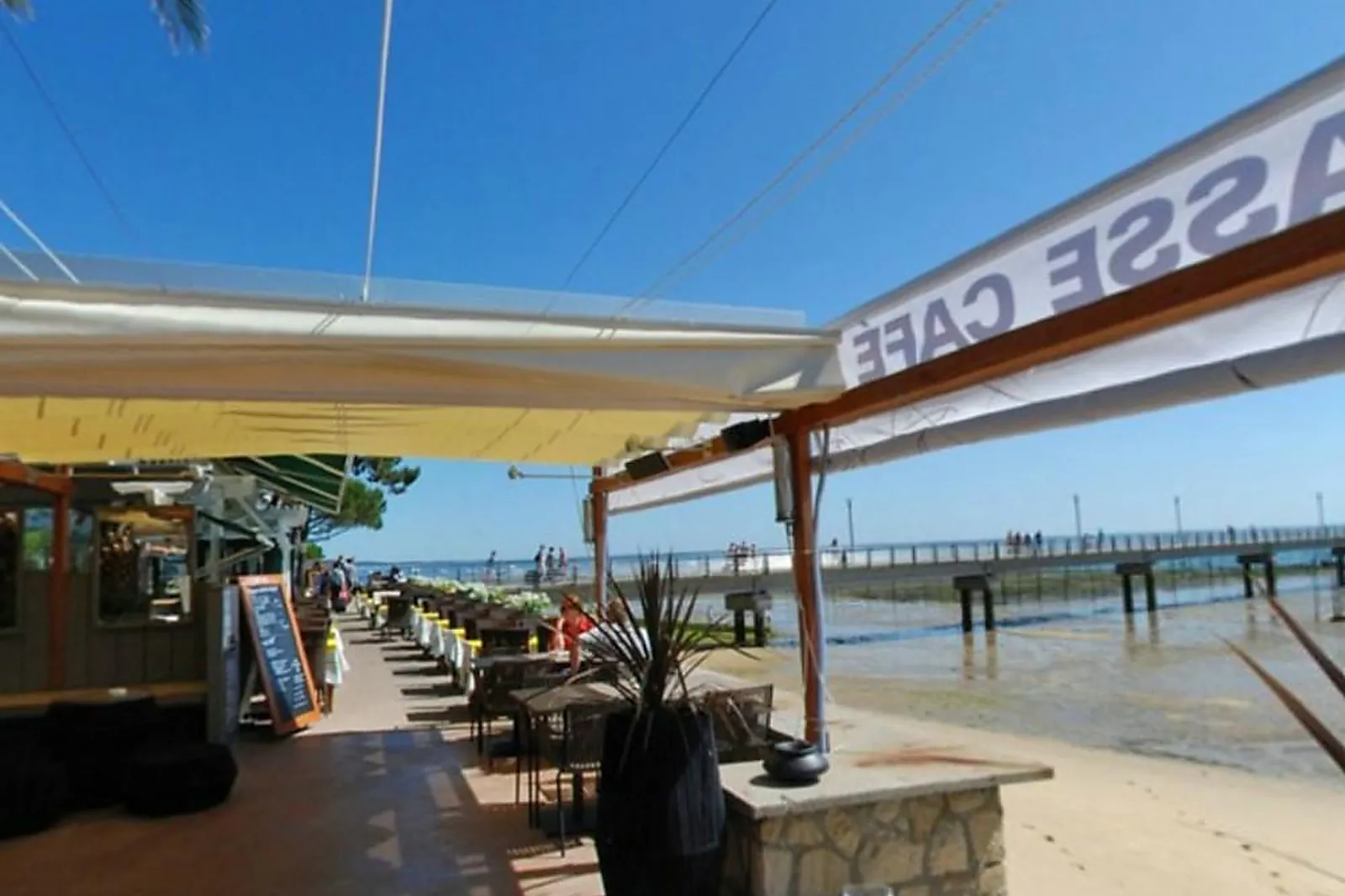 Lieux événementiels, PINASSE CAFÉ