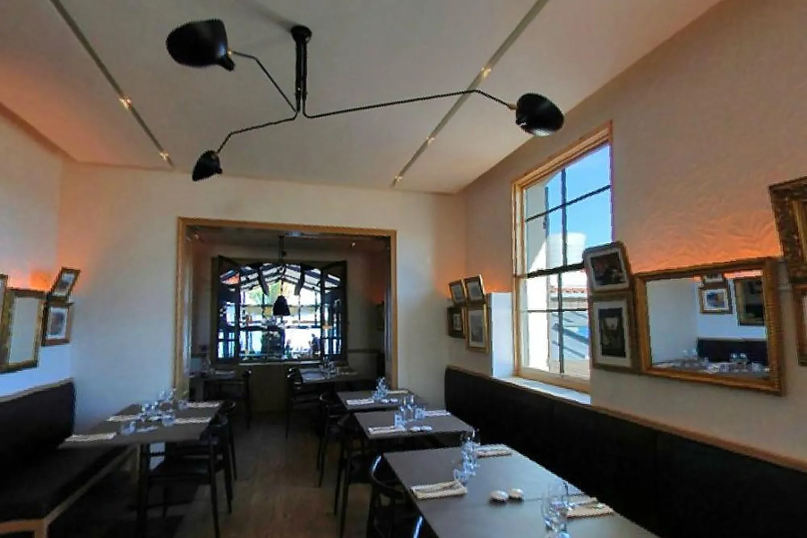 Lieux événementiels, PINASSE CAFÉ