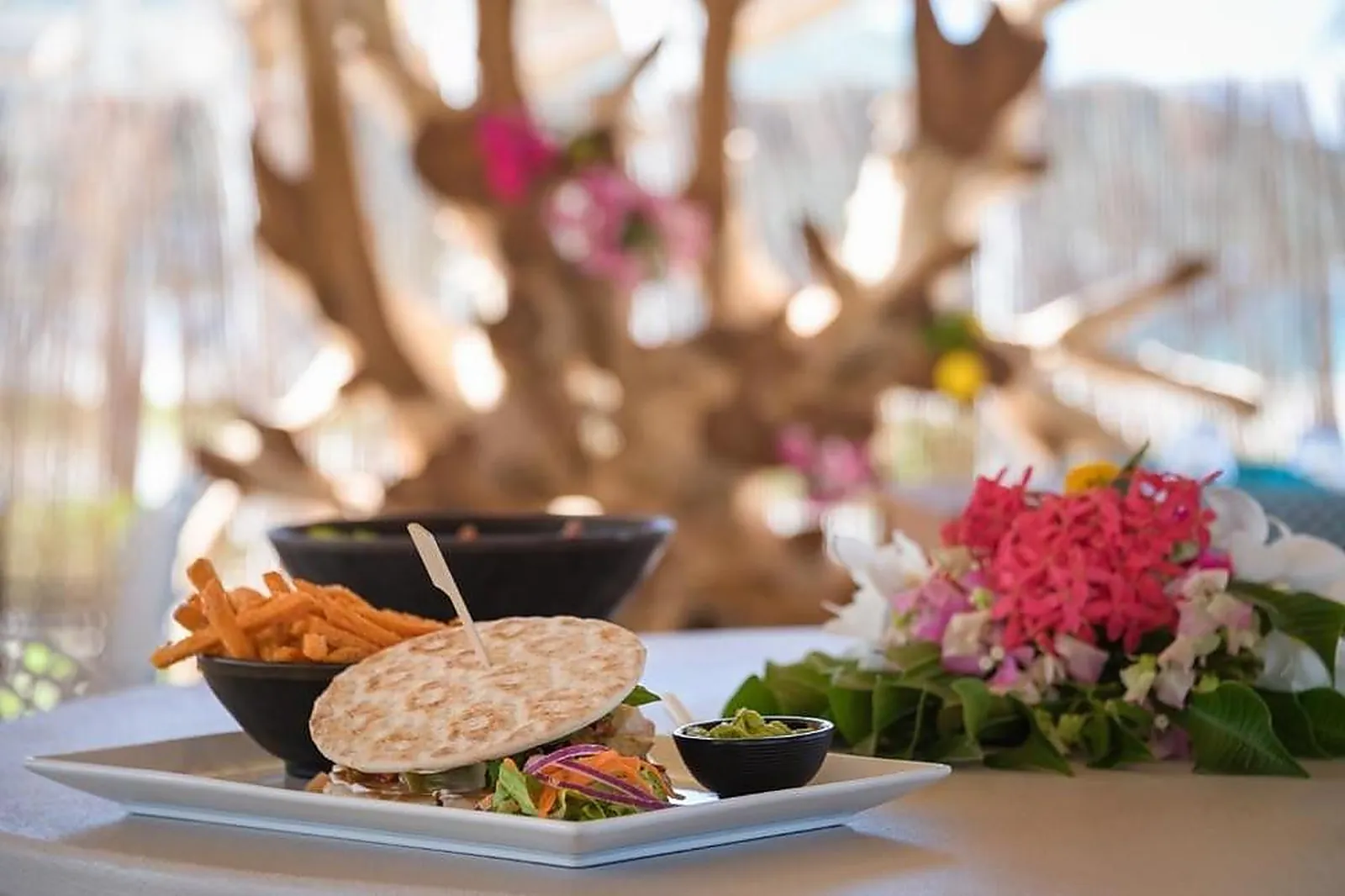 Lieux événementiels, PLAYA ORIENT BAY