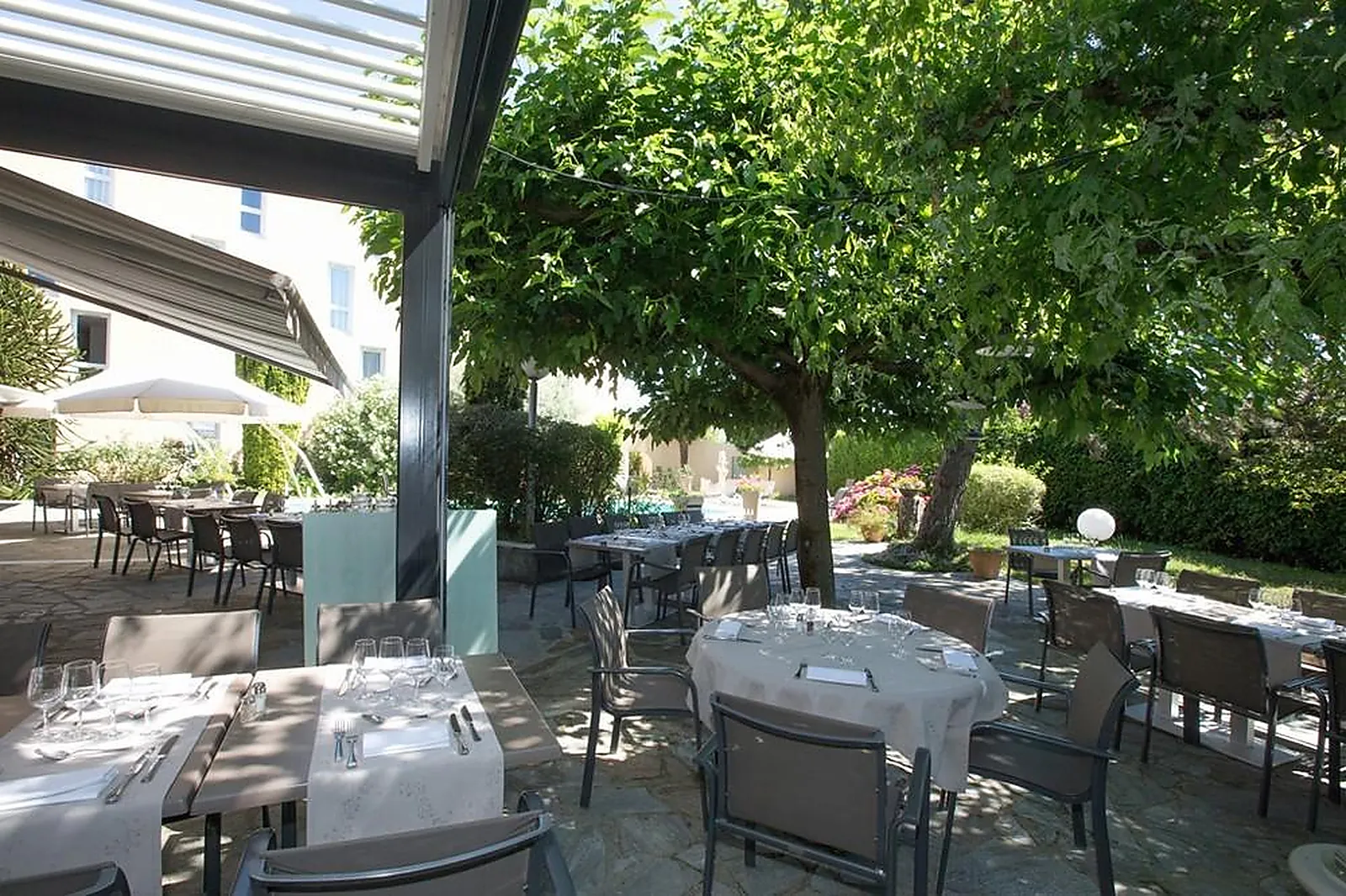 Lieux événementiels, POMO HOTEL ET RESTAURANT