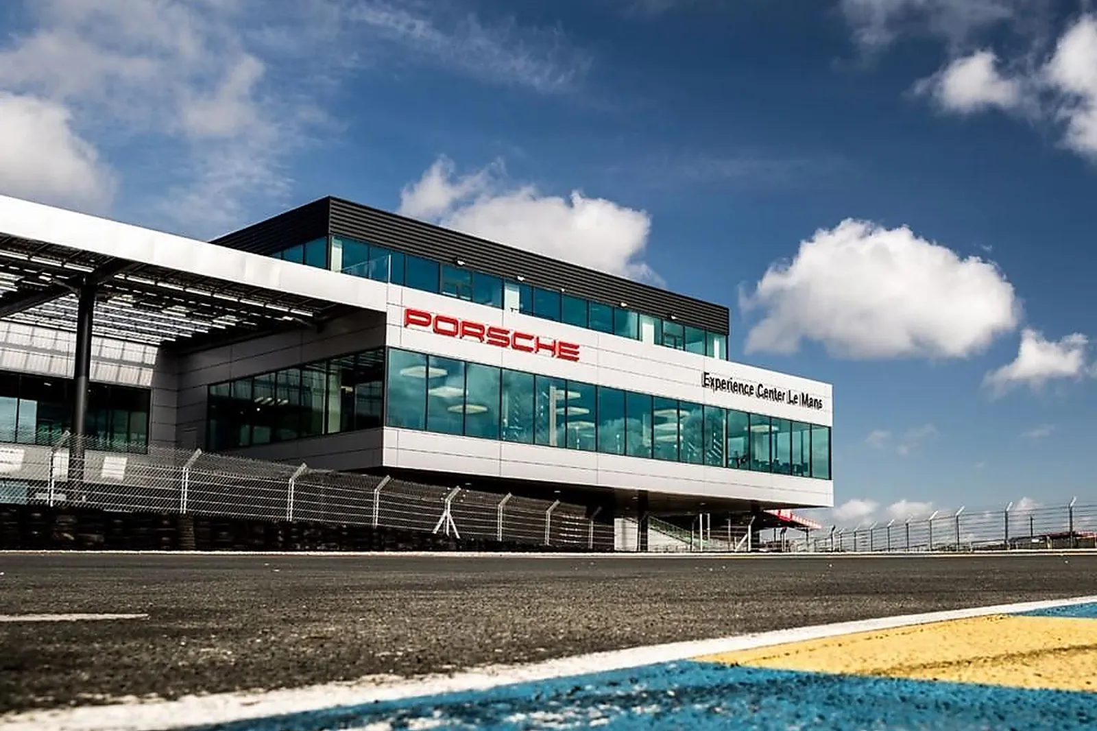 Lieux événementiels, PORSCHE EXPERIENCE CENTER