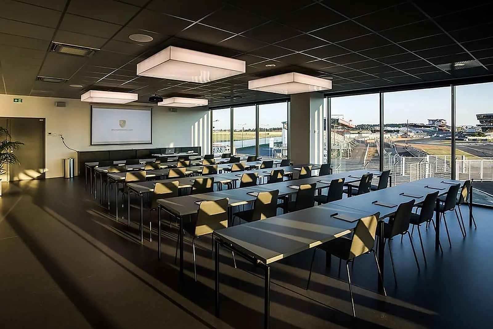 Lieux événementiels, PORSCHE EXPERIENCE CENTER