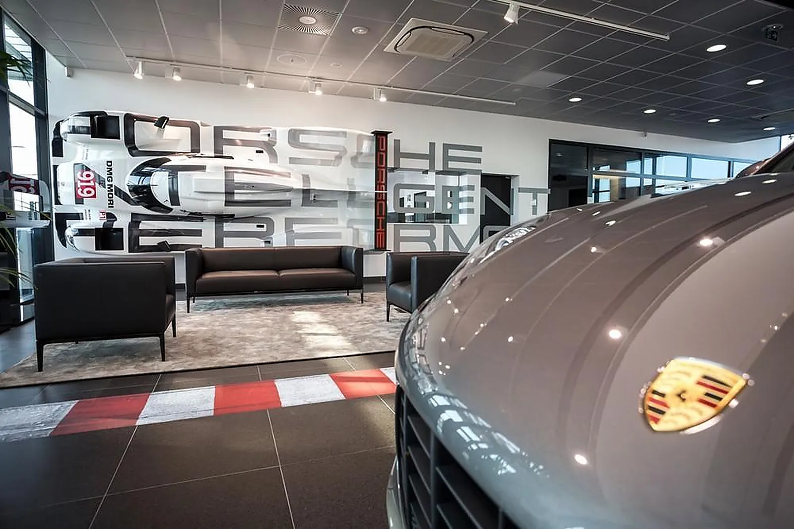 Lieux événementiels, PORSCHE EXPERIENCE CENTER