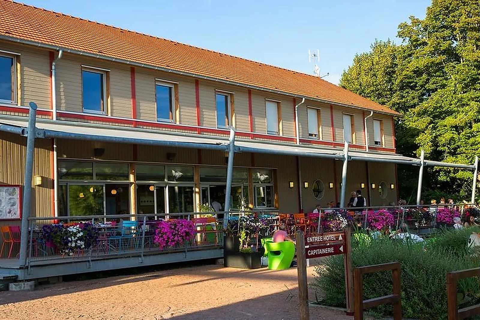 Lieux événementiels, PORT DE DECIZE