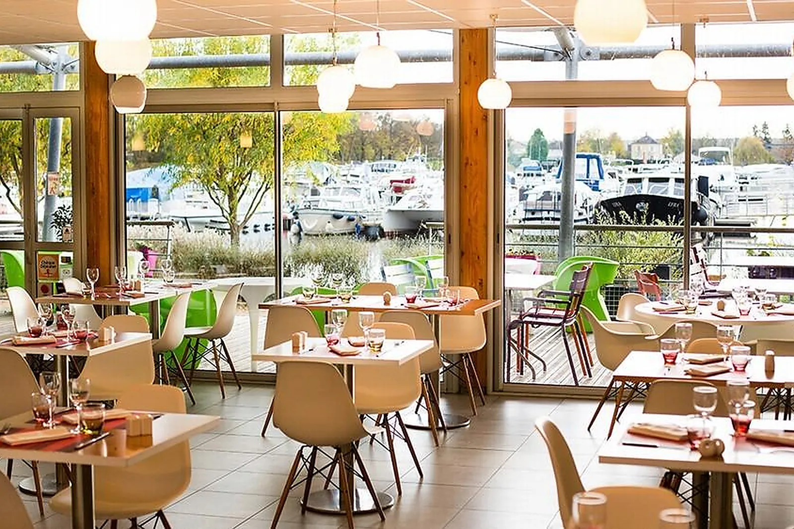 Lieux événementiels, PORT DE DECIZE