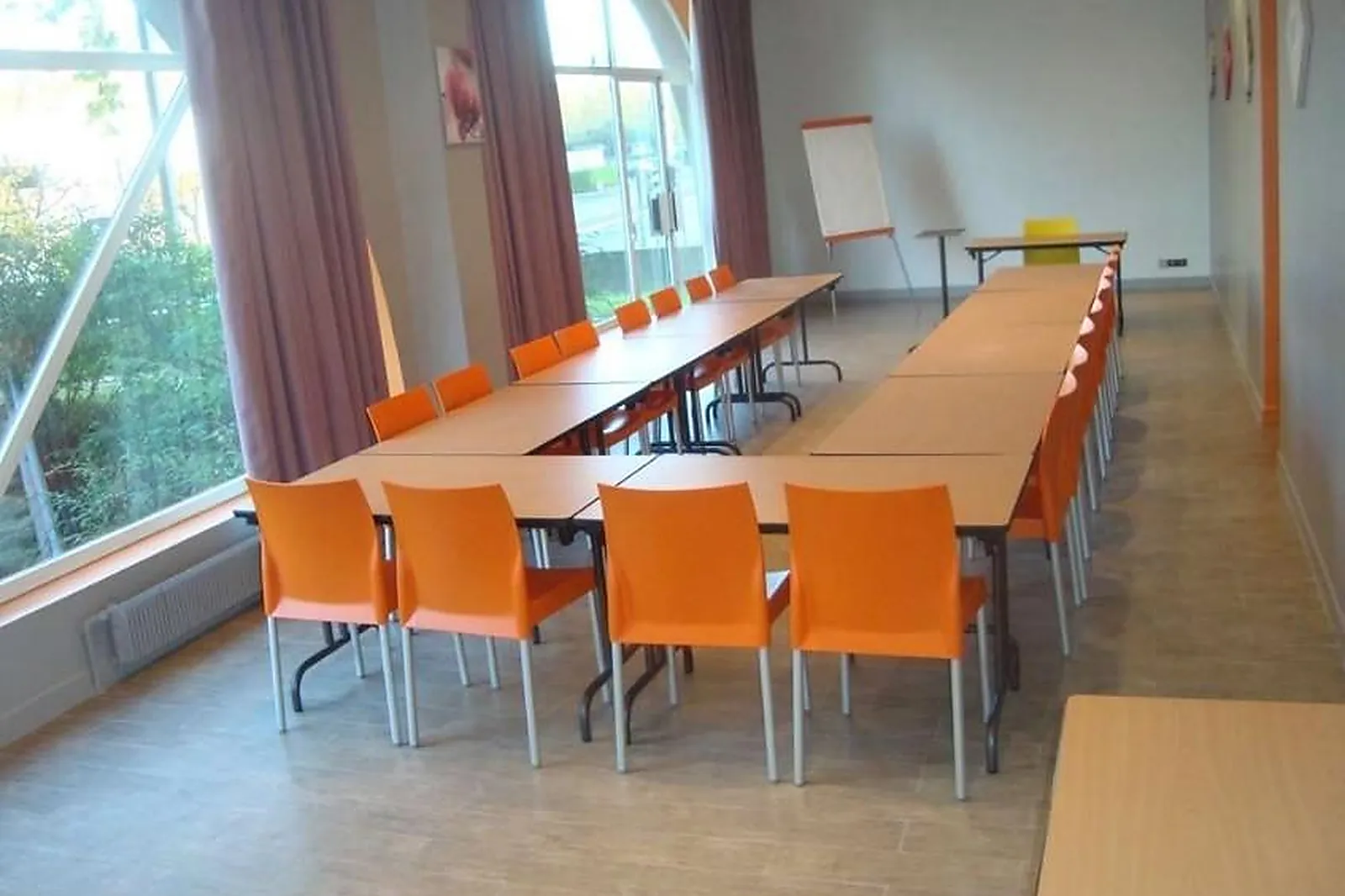 Lieux événementiels, PREMIÈRE CLASSE CERGY-PONTOISE