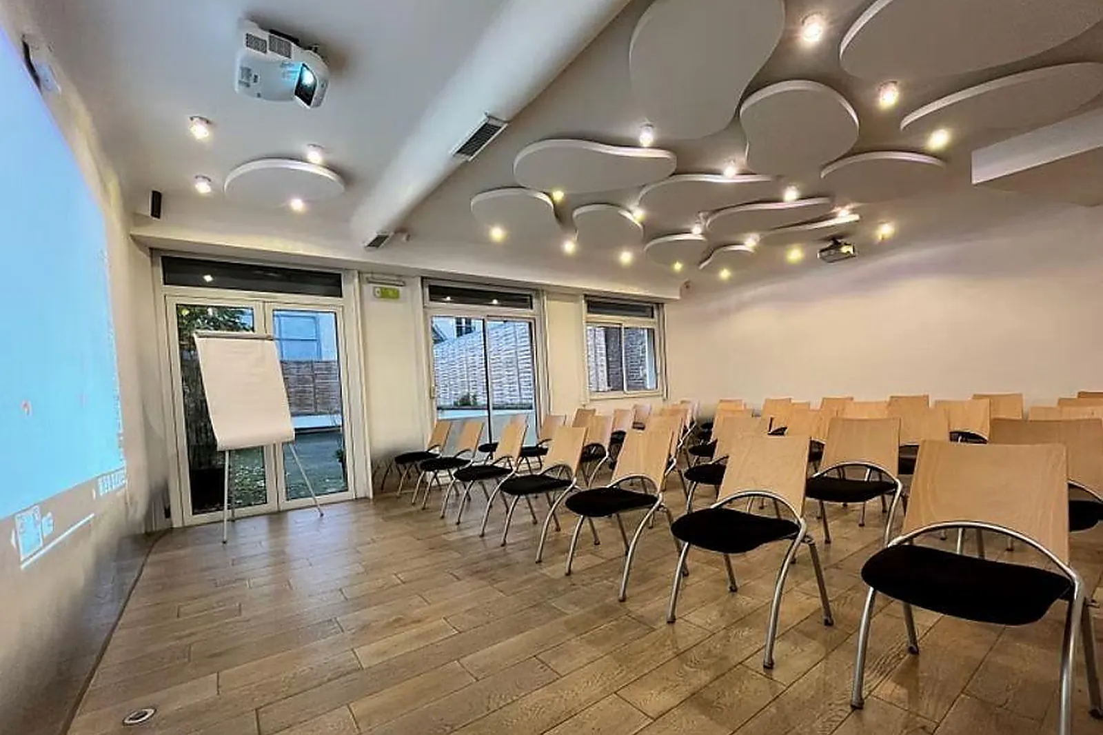 Lieux événementiels, PRÉSENT !