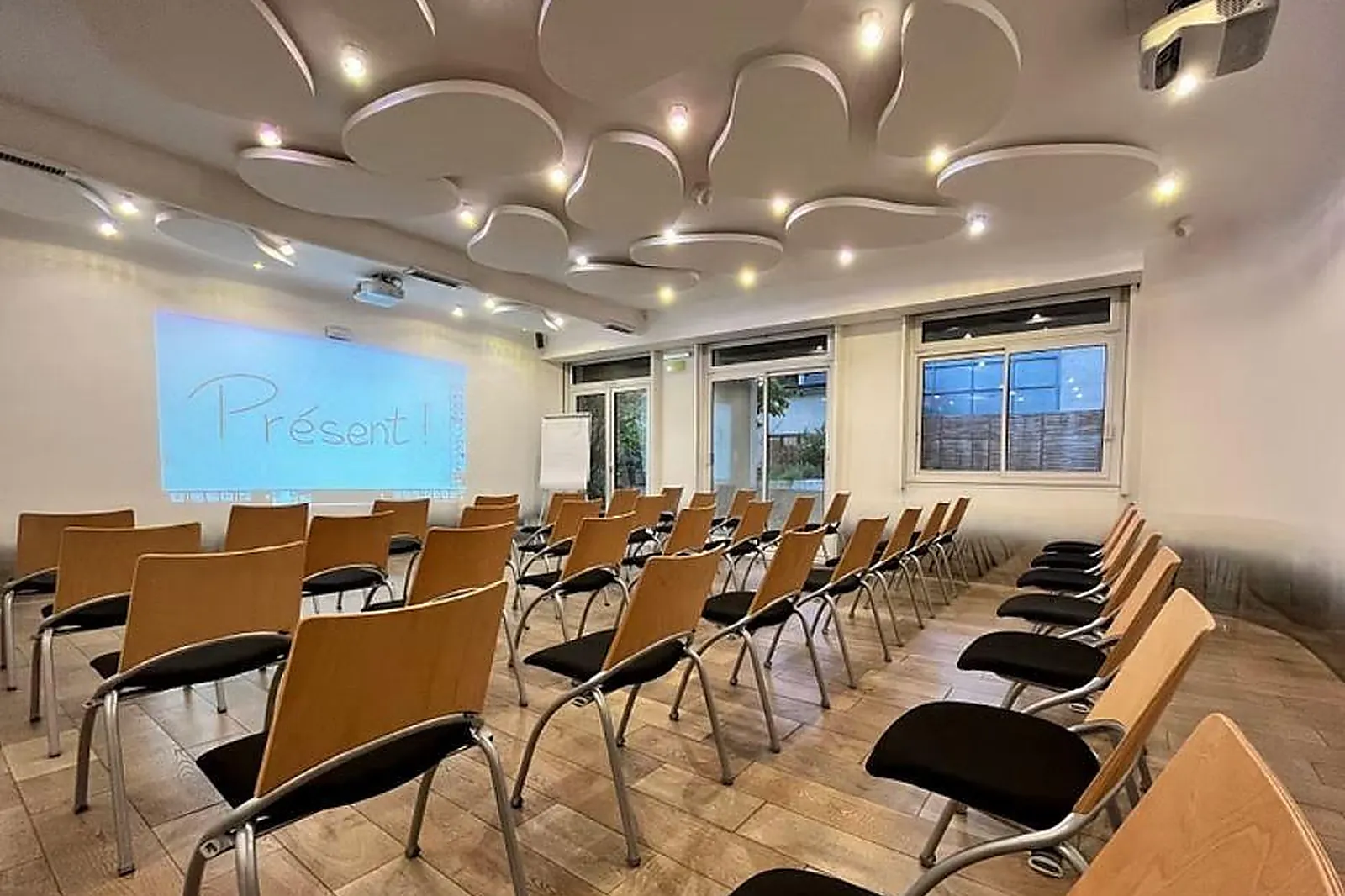 Lieux événementiels, PRÉSENT !