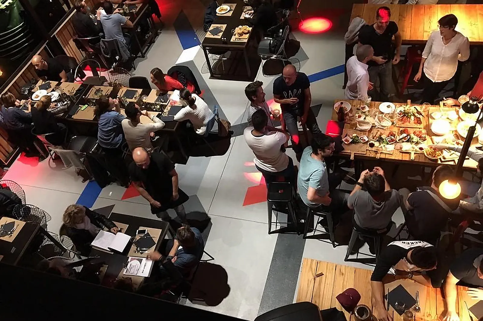 Lieux événementiels, PRO RACE CAFÉ