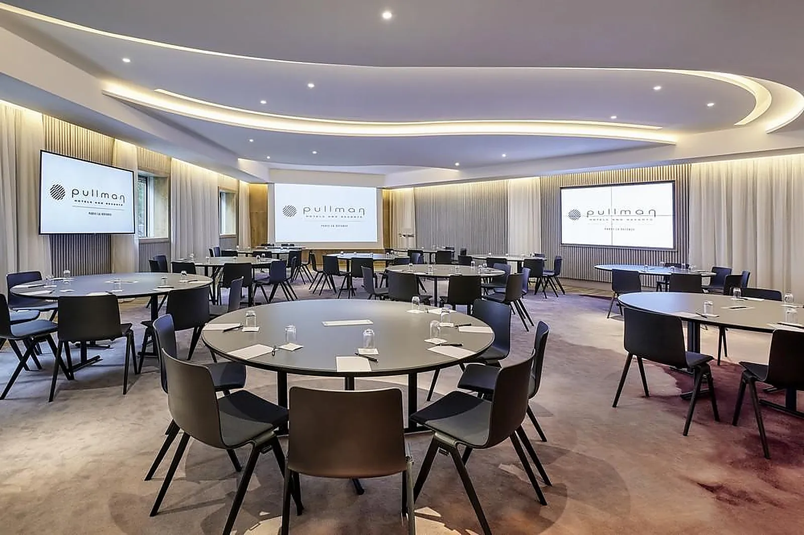 Lieux événementiels, PULLMAN PARIS LA DEFENSE