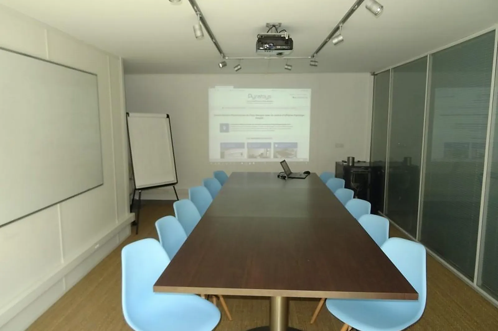 Lieux événementiels, PYRATOYS