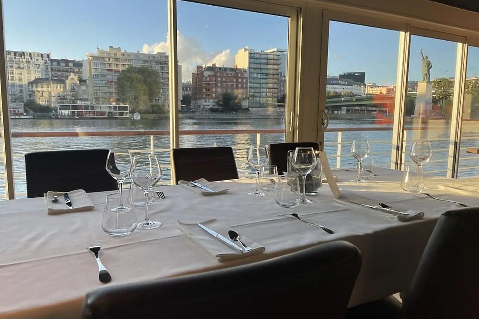 Lieux événementiels, QUAI LIBERTÉ