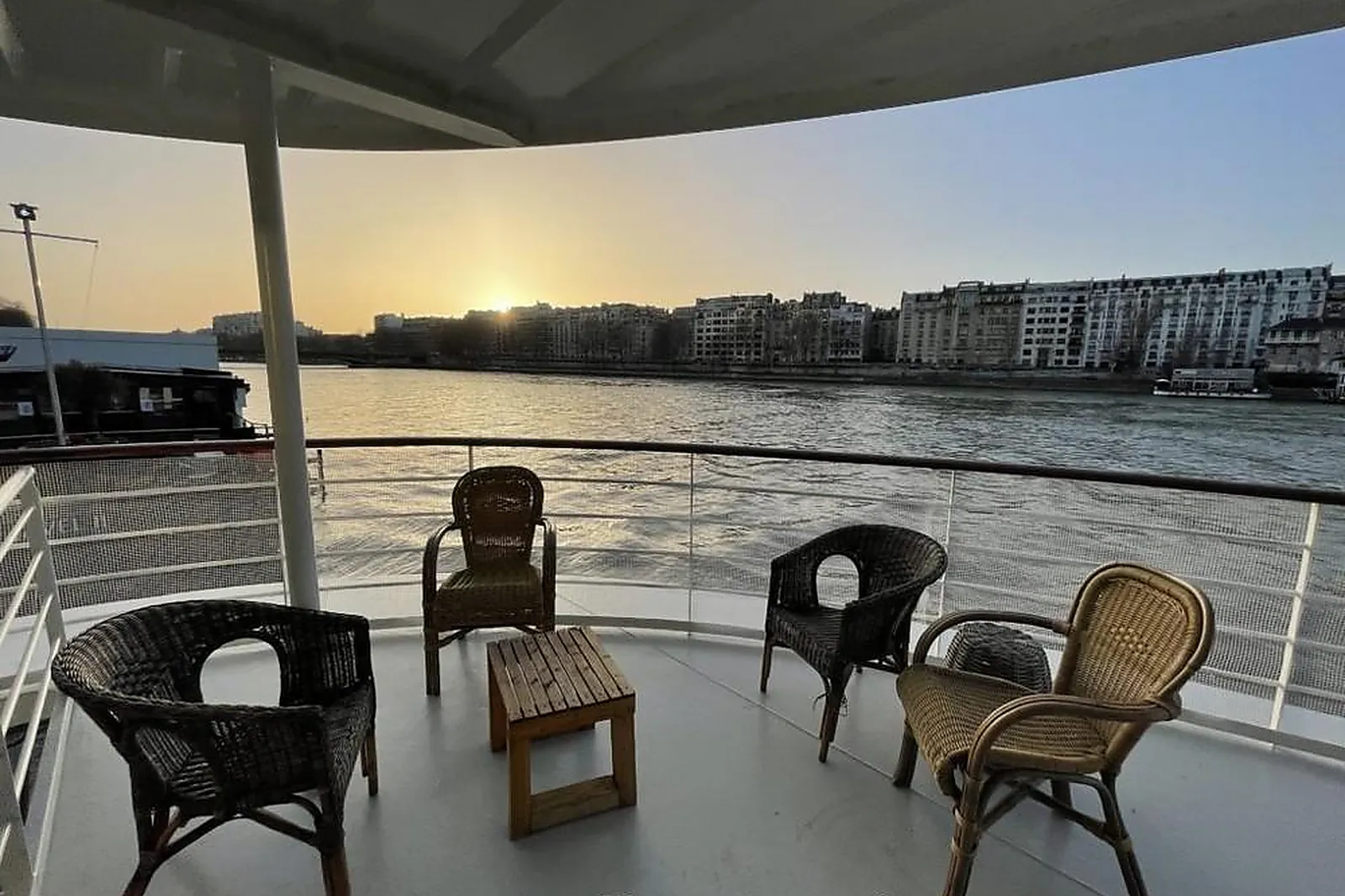 Lieux événementiels, QUAI LIBERTÉ